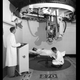 Una unidad de terapia instalada en el hospital Oak Ridge en 1955 usó una fuente de cesio-137 radioactivo para matar el tejido enfermo, permitiendo la dosis máxima de radiación en un área cancerosa y minimizando los efectos sobre el tejido sano en otros lugares. El hospital fue uno de los primeros centros de medicina nuclear del país.